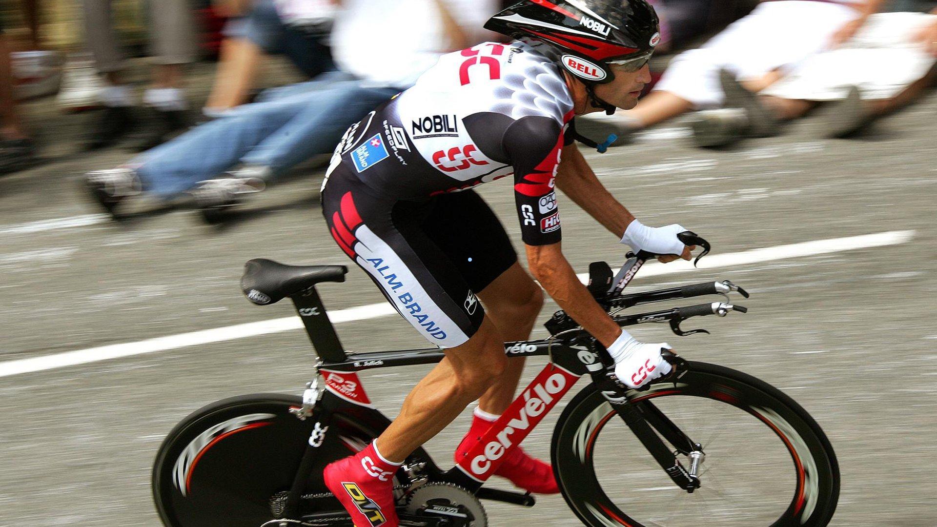 中国体彩：震撼人心的球场，阿雷瓦洛畅谈斯图加特新征途，杰里米麾下的比赛与训练全解析